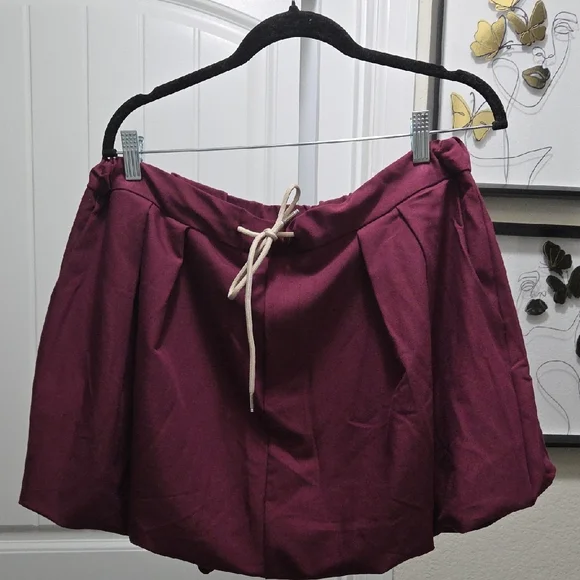 Bar III Women's Tie-Waist Bubble-Hem Mini Skirt, Women's Wine Pleated Mini Skirt - Picture 3 of 6